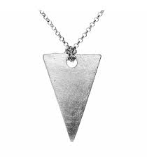 algunas joyas en forma de triangulo tienen forma de triangulo isosceles